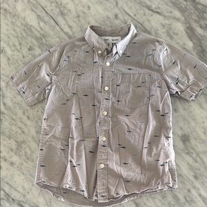 Old Navy Shark Gray Short Sleeve Boys Medium Button down Shirt